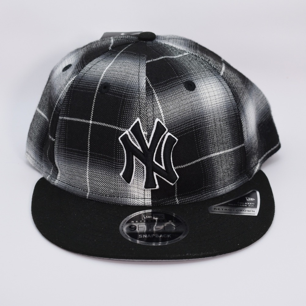 New Era 9FIFTY New York Yankees MLB Adjustable Snapback Hat Cap Black Plaid NY
